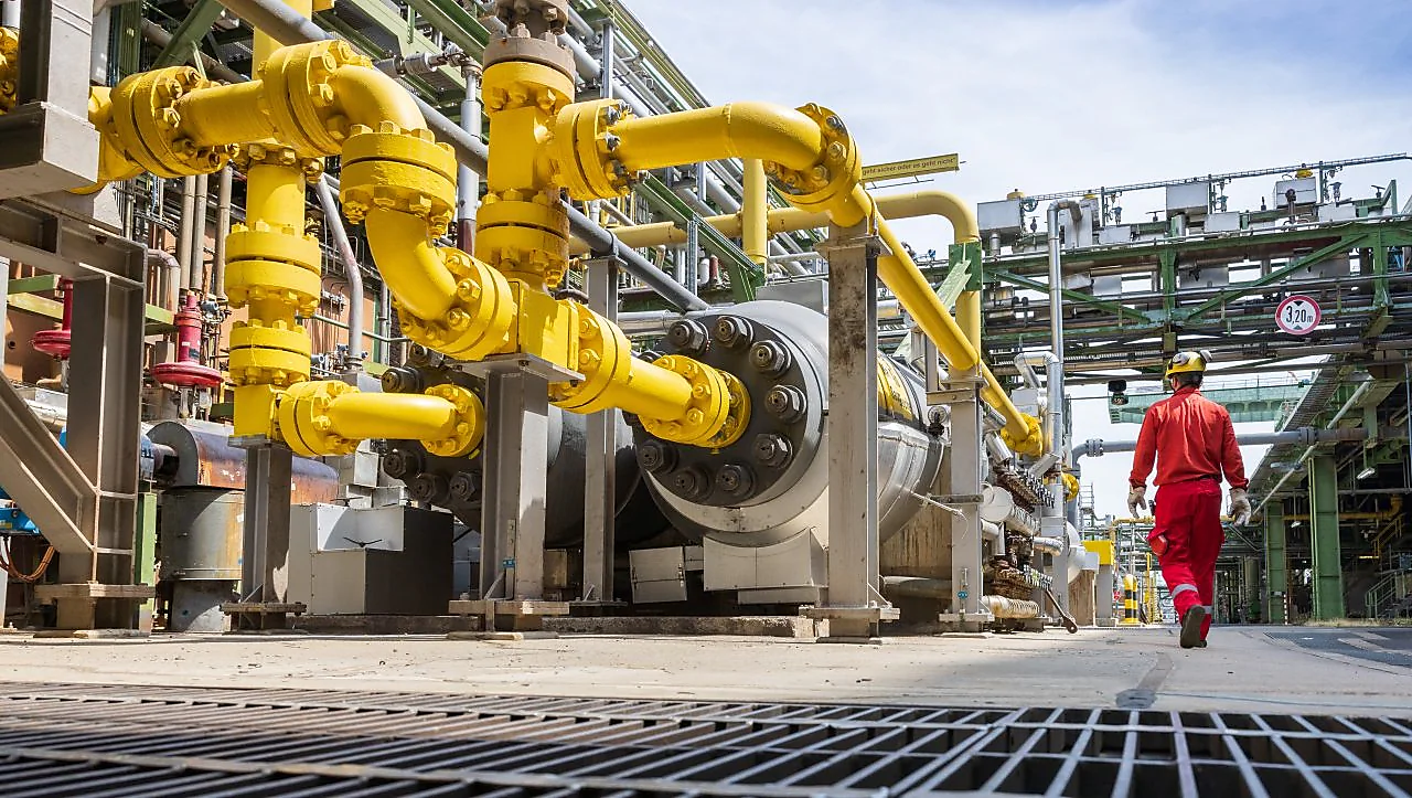 shell-energy-and-chemicals-park-rhineland-germany